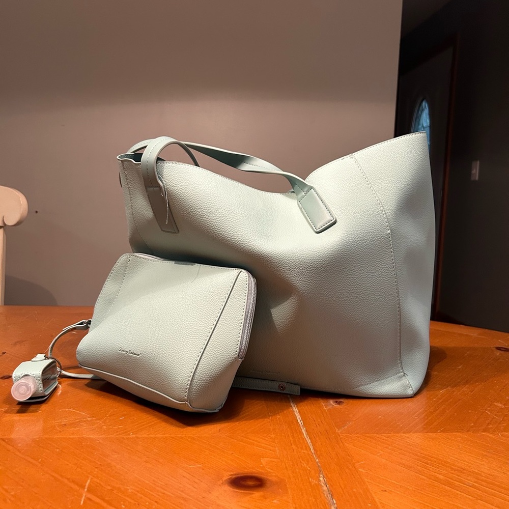 Tommy Bahama bag set